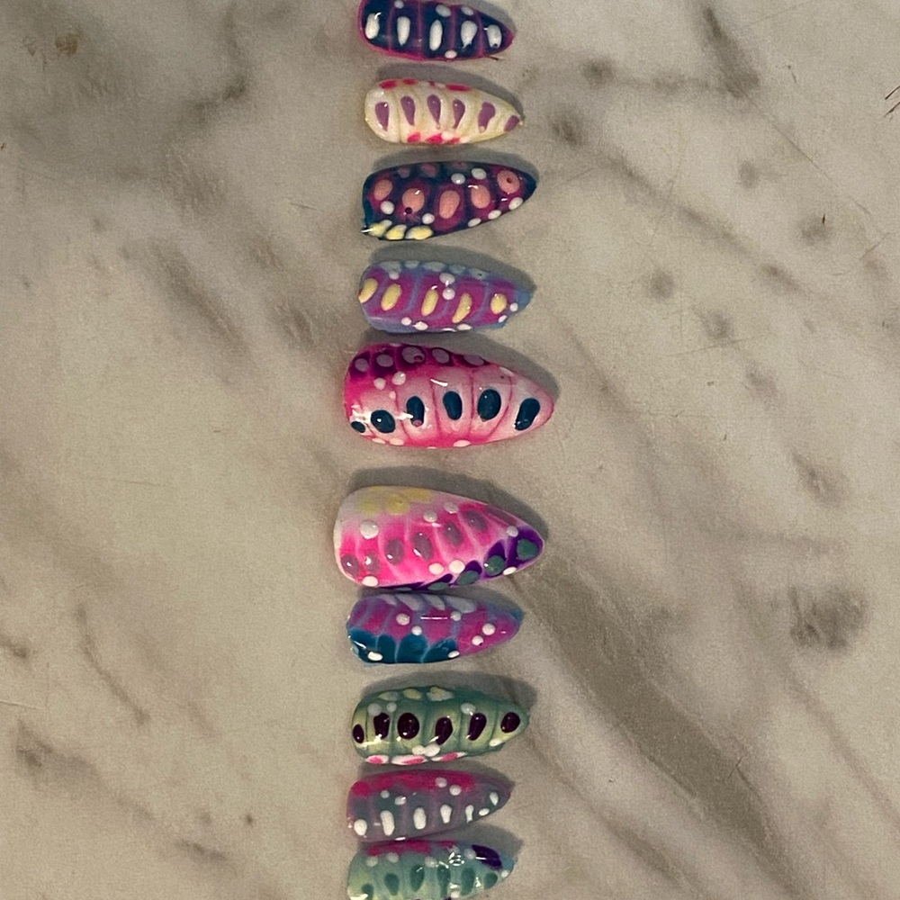 HANDMADE Colorful Press-On Nails Set